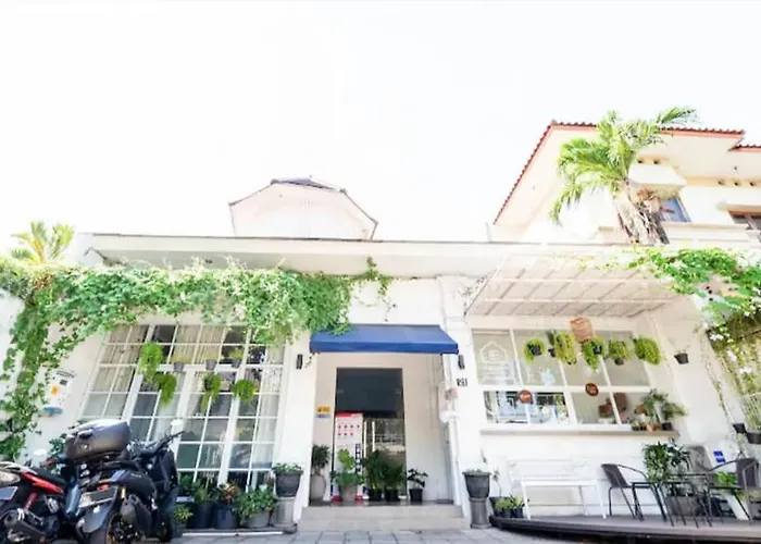 Rumah Teuku Umar Mitra RedDoorz Surabaya