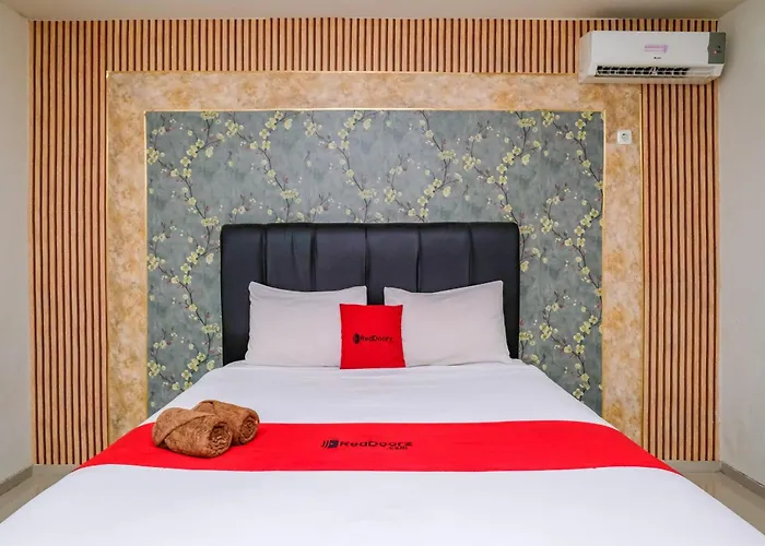 RedDoorz @ Panglima Sudirman Hotel Surabaya